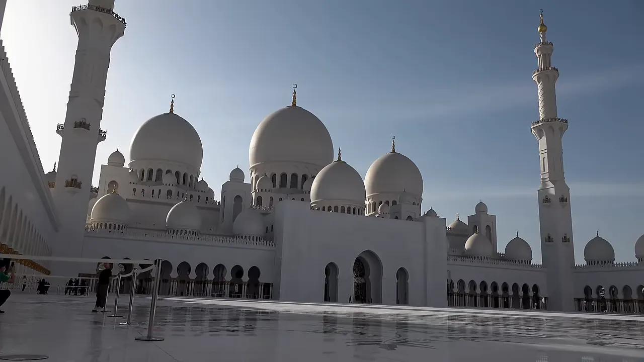 Sheikh Zayed Grand Mosque detailed view